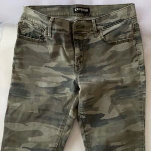 Camouflage jeans